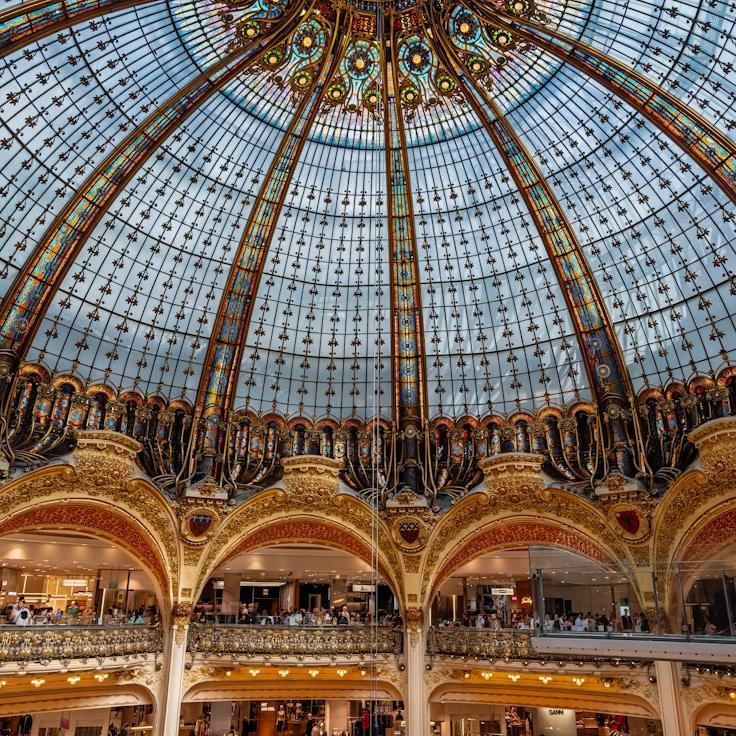 Family-friendly shopping and daily life in Italy